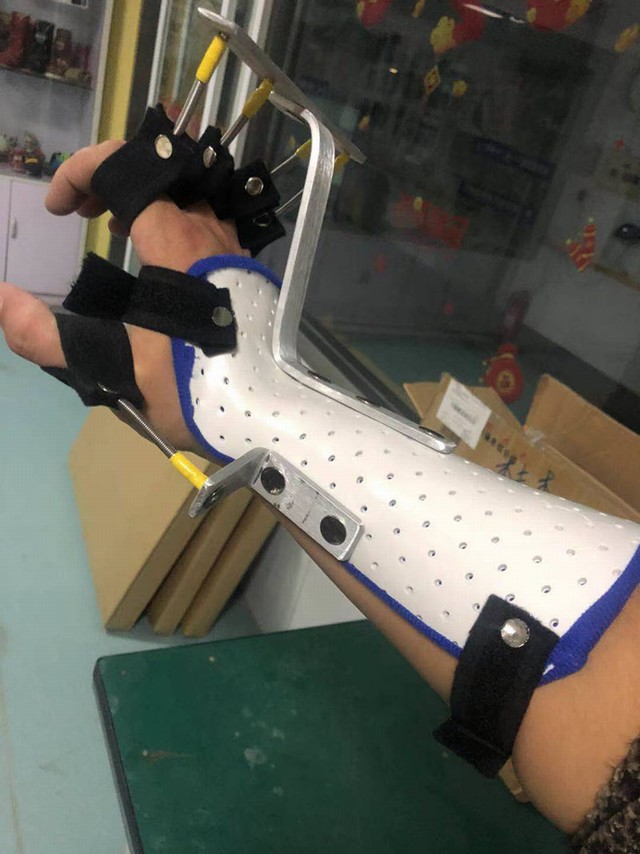 手职能磨炼支具